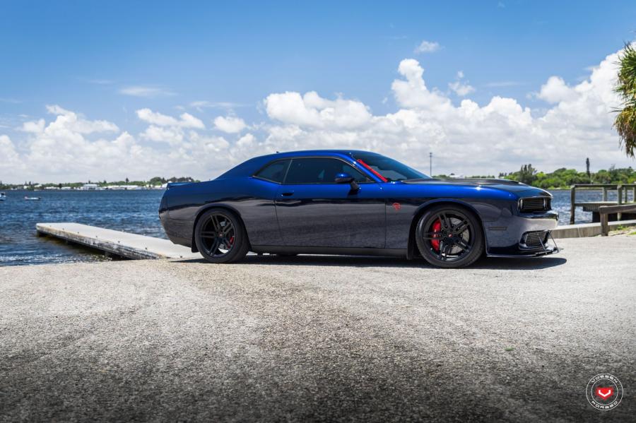  Dodge Challenger SRT on Vossen Wheels (HC-1) 2017 года  (фото 7 из 20)